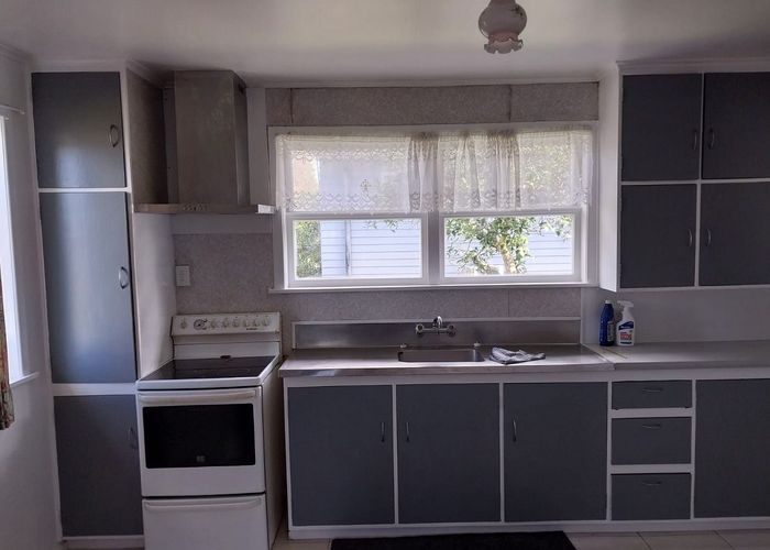  at 8 Dampier Street, Avondale, Auckland City, Auckland
