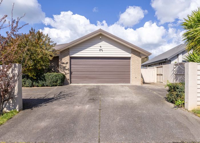 at 15 Moonlight Drive, Rototuna, Hamilton, Waikato