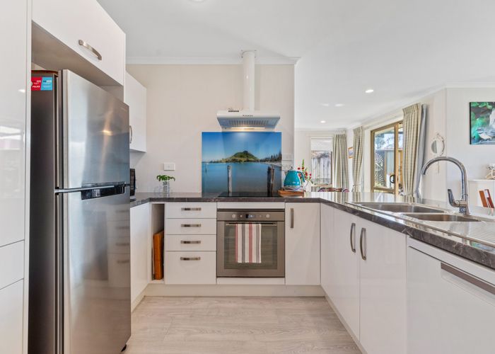  at 20 Beachmere Place, Papamoa, Tauranga, Bay Of Plenty