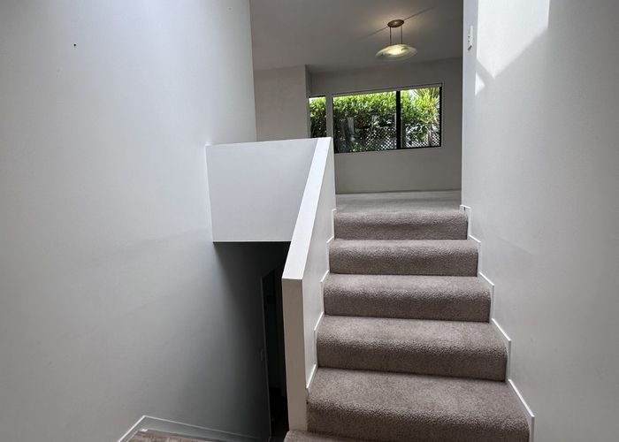  at 15 Perendale Close, Somerville, Manukau