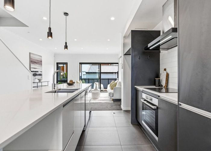  at 10 Alexander Willis Crescent, Hobsonville, Waitakere City, Auckland