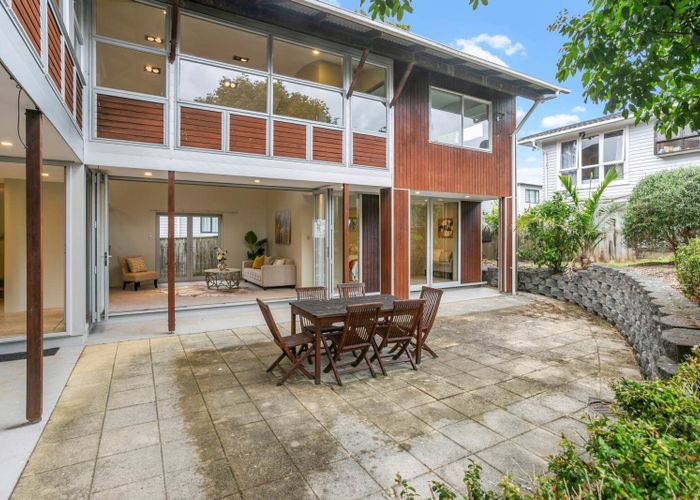  at 3F Warren Avenue, Three Kings, Auckland