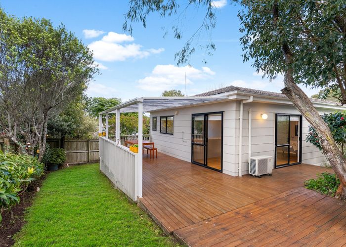  at 1/11 Kupari Place, Totara Vale, North Shore City, Auckland