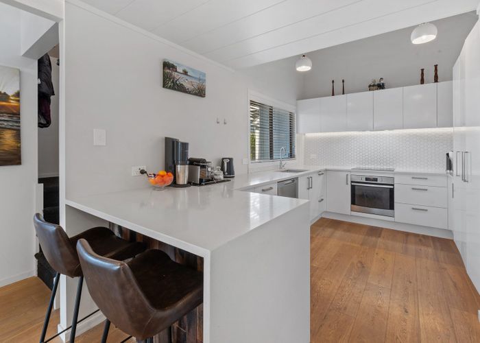  at 1/82 Knights Road, Rothesay Bay, Auckland