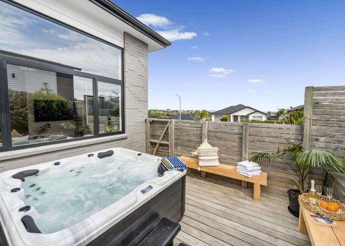  at 18 Keshvara Road, Beachlands, Manukau City, Auckland