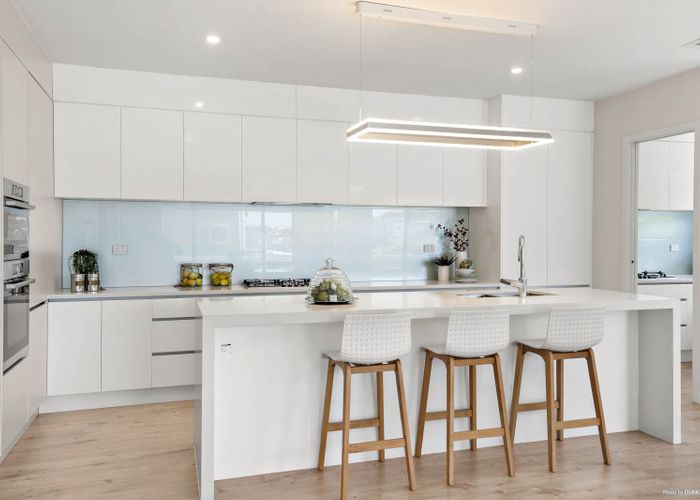  at 14 Para Close, Fairview Heights, Auckland