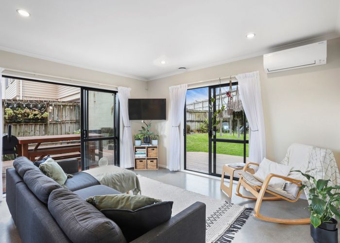  at 18 Foundation Place, Glen Eden, Auckland
