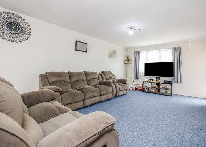  at 1/15 Malte Brun Place, Papatoetoe, Manukau City, Auckland