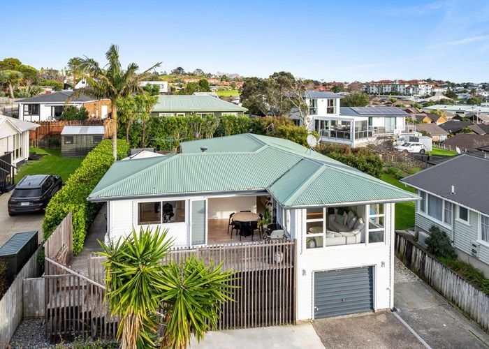  at 2/28 Bay Street, Red Beach, Rodney, Auckland