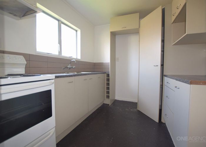  at 46 Hindmarsh Street, Henderson, Waitakere City, Auckland