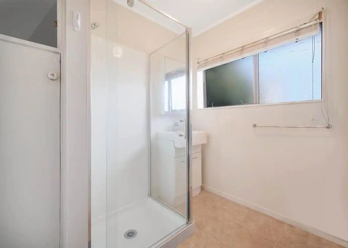  at 2/31 Bowater Place, Manurewa, Manukau City, Auckland