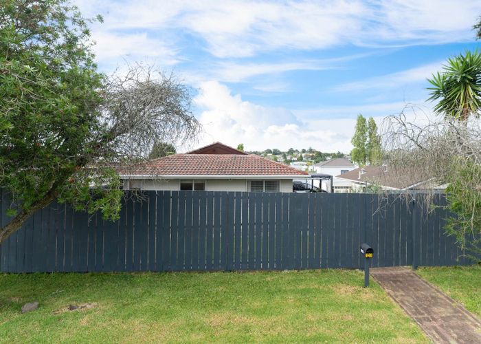  at 1/20 Lambrown Drive, Totara Vale, North Shore City, Auckland