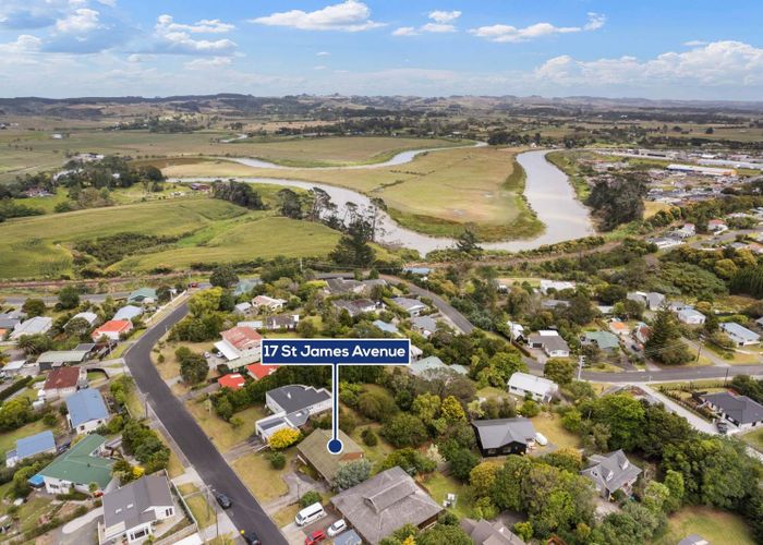  at 17 St James Avenue, Helensville, Helensville