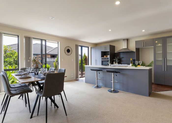  at 43 Parkside Drive, Huntington, Hamilton