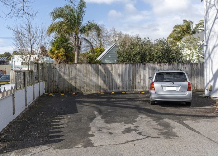  at 2/7 Opoia Road, Hamilton East, Hamilton