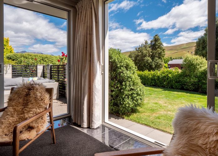  at 10 Coburn Place, Lake Hayes Estate, Queenstown-Lakes, Otago