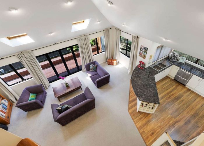  at 5 Kahala Place, West Harbour, Waitakere City, Auckland