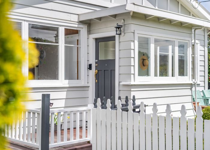  at 1/15 Randwick Crescent, Moera, Lower Hutt