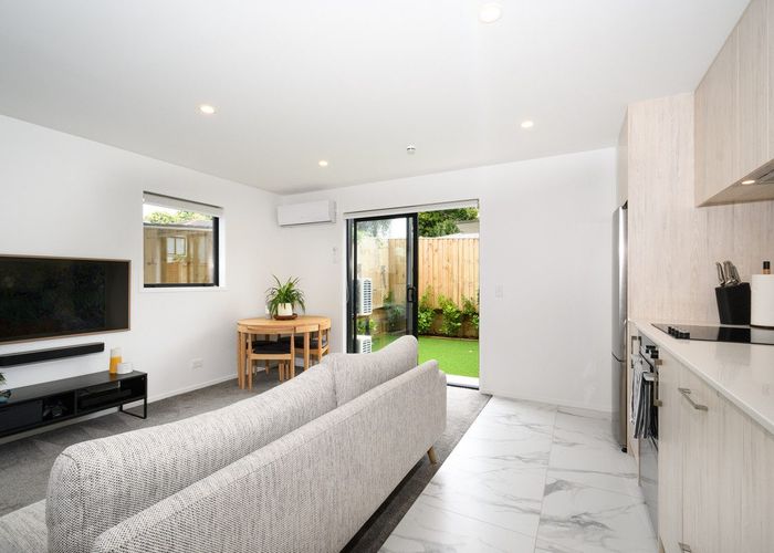  at 10/57 Taikata Road, Te Atatu Peninsula, Waitakere City, Auckland