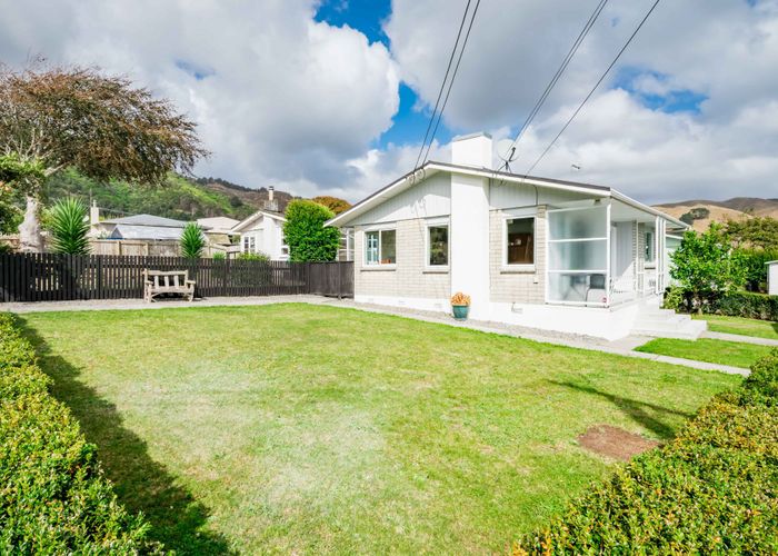  at 6 Utauta Street, Waikanae