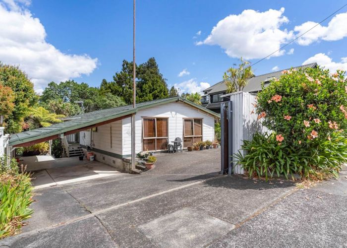  at 284 Beach Road, Campbells Bay, North Shore City, Auckland