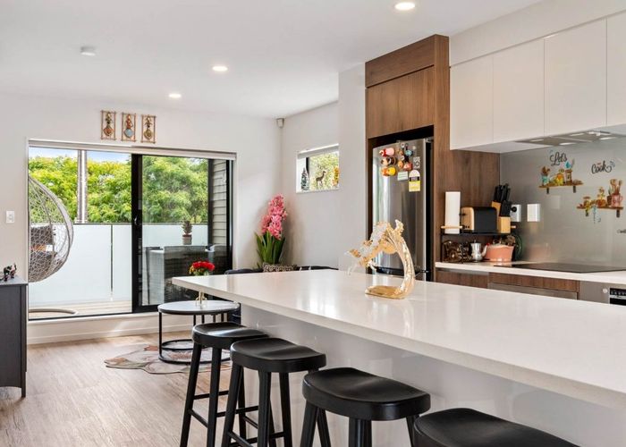  at 3/237 Swanson Road, Henderson, Waitakere City, Auckland