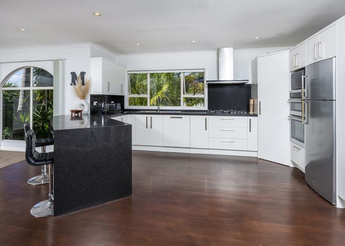  at 9 Falstone Lane, Browns Bay, North Shore City, Auckland