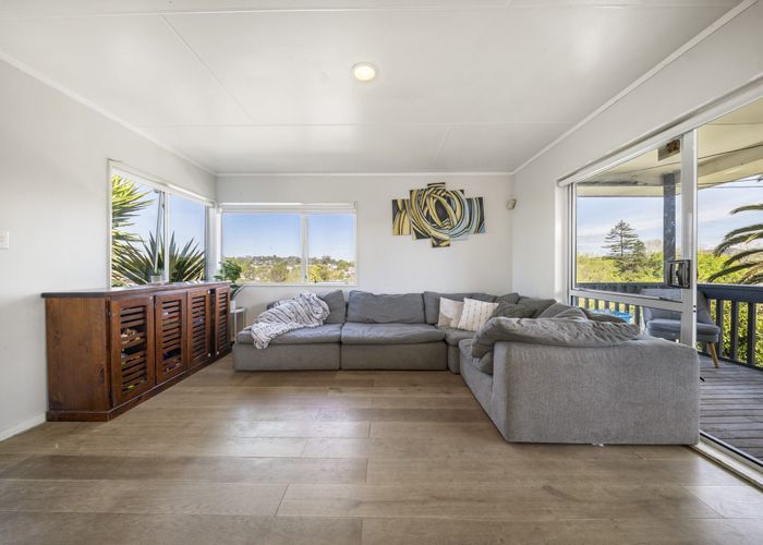  at 57 Chislehurst Street, Henderson, Waitakere City, Auckland