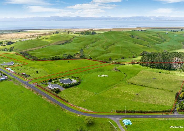  at 890 Findlay Road, Pūkorokoro / Miranda, Kaiaua
