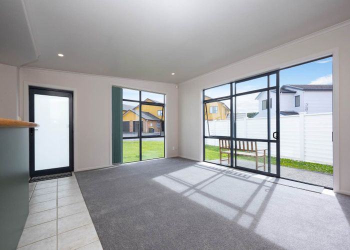  at 8a Charlenne Close, Ranui, Waitakere City, Auckland