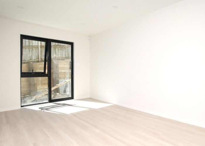  at 7E Spears Place, Botany Downs, Manukau City, Auckland