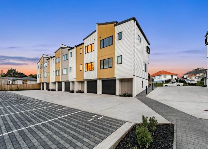  at 2/9 Farringdon Street, Glen Innes, Auckland City, Auckland