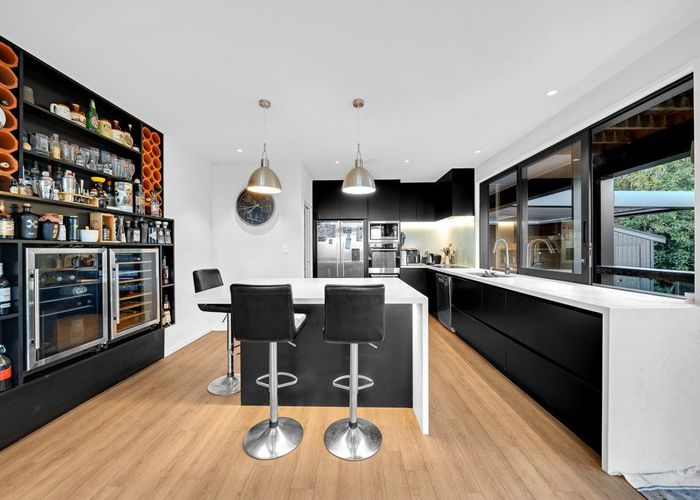  at 8 Aberdeen Road, Campbells Bay, North Shore City, Auckland