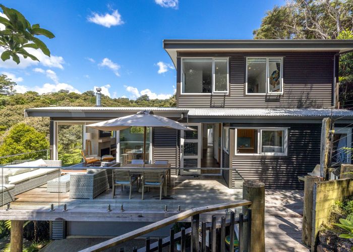  at 18 Victoria Road North, Onetangi, Waiheke Island, Auckland