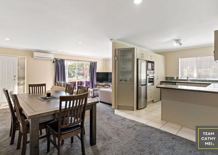  at 92 Glenveagh Park Drive, Weymouth, Manukau City, Auckland