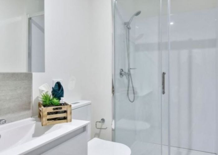  at 112/8 Gray Avenue, Mangere East, Auckland
