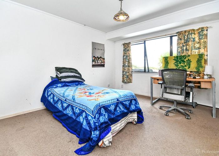  at 35 Calluna Crescent, Totara Heights, Manukau City, Auckland