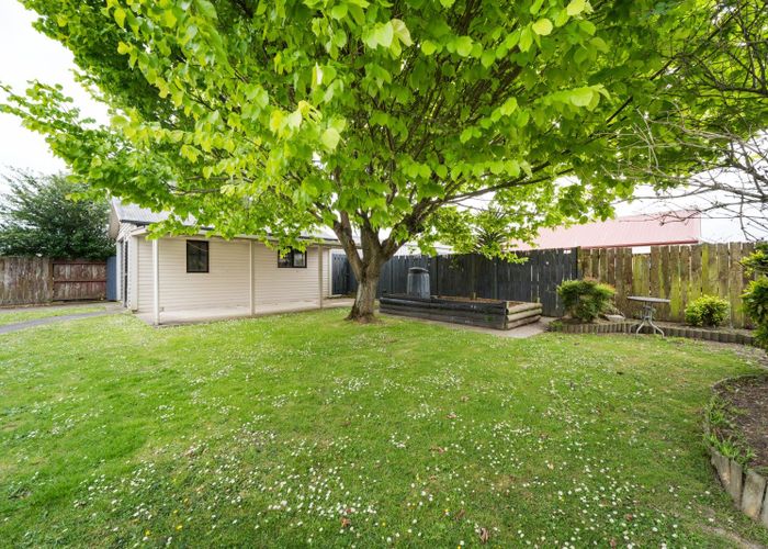  at 14 Gladys Place, Kelvin Grove, Palmerston North, Manawatu / Whanganui
