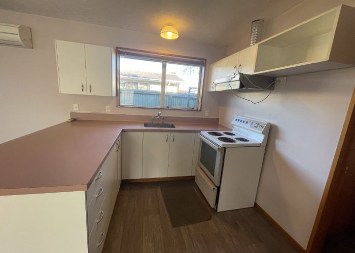  at 2/42 Division Street, Riccarton, Christchurch City, Canterbury