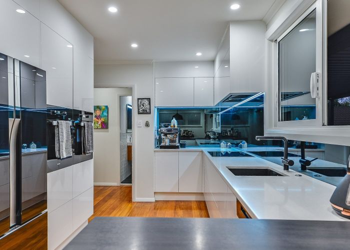  at 734 River Road, Chartwell, Hamilton