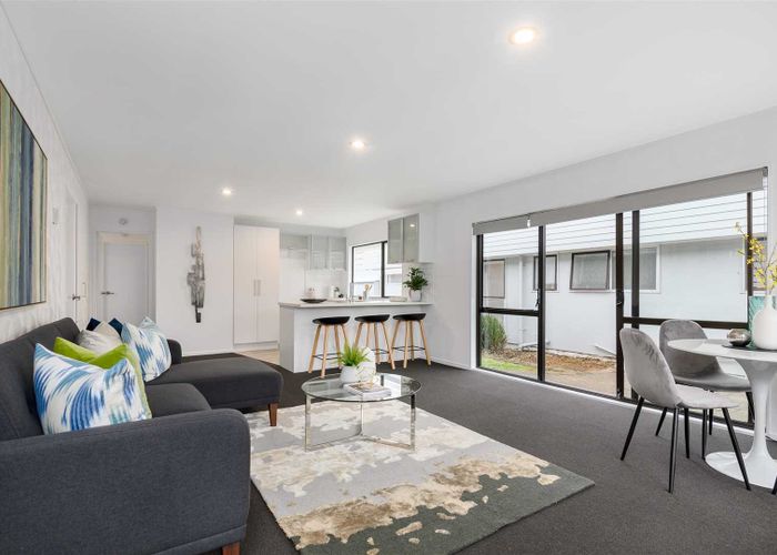 For rent 323 Bucklands Beach Road, Bucklands Beach, Manukau City