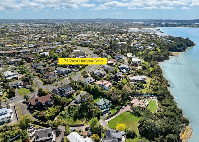  at 171 West Harbour Drive, West Harbour, Waitakere City, Auckland