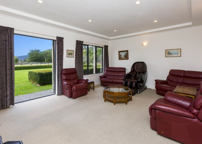  at 51 Emerald Hill Drive, Birchville, Upper Hutt