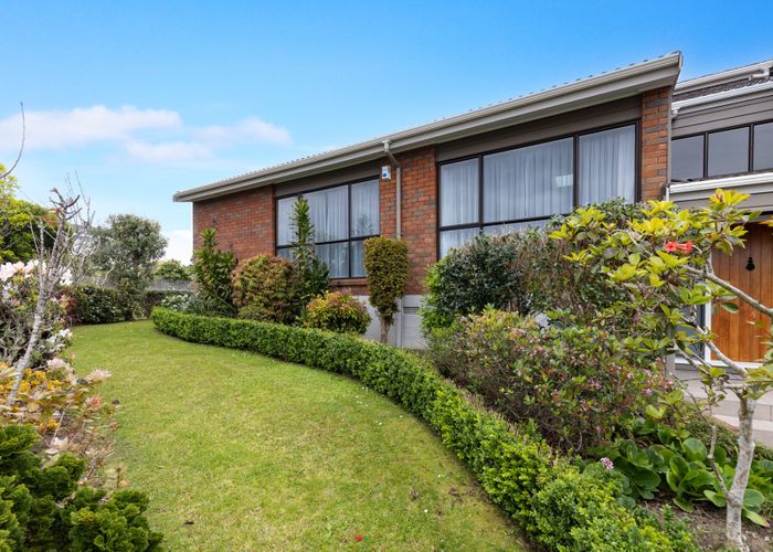  at 16 Renoir Street, West Harbour, Auckland