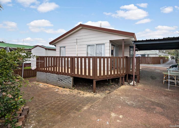  at 2/1 Viola Avenue, Māngere East, Auckland