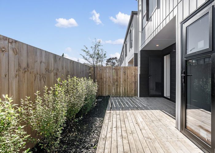  at 13-15/27 Taikata Road, Te Atatu Peninsula, Waitakere City, Auckland