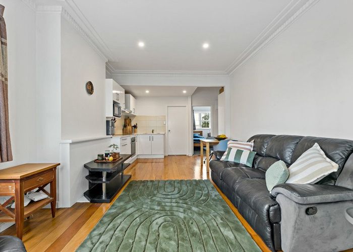  at 2/886 Dominion Road, Mount Eden, Auckland City, Auckland