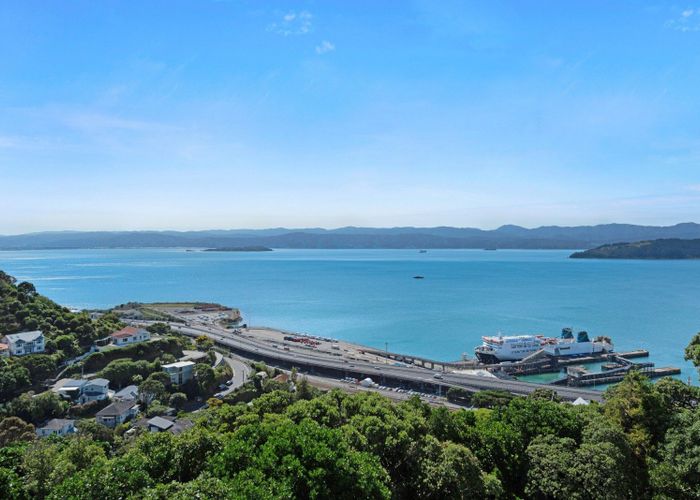  at 24 Anne Street, Wadestown, Wellington
