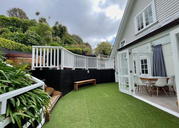  at 10 Paisley Terrace, Karori, Wellington