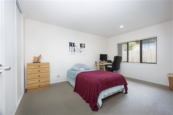  at 40 Lake Panorama Drive, Henderson, Auckland